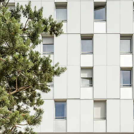 Adagio Access Paris Gare 3* מאסי