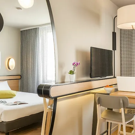 Adagio Access Paris Gare מלון דירות 3*